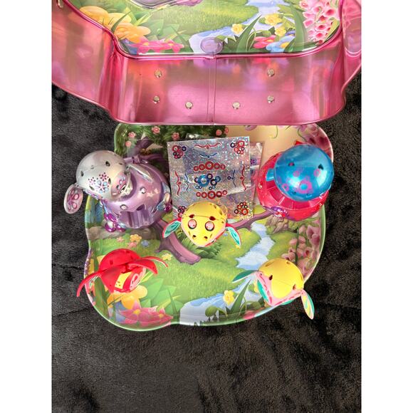 ZOOBLES METAL TIN CARRY CASE WITH 5 PETS AND 2 STANDS *READ* - Picture 3 of 4